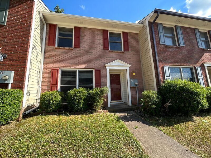 Foto principal - 5225 Falling Creek Ln