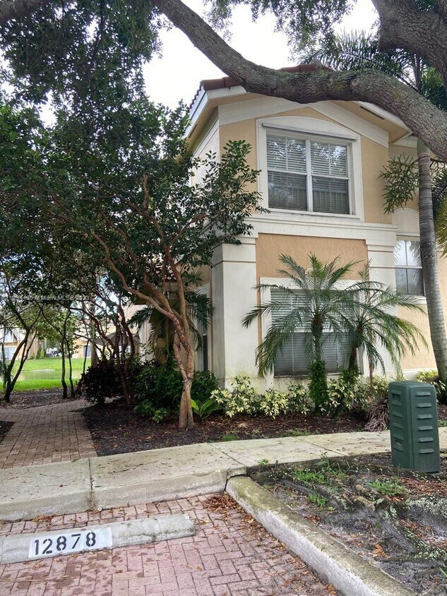 Primary Photo - 12878 SW 31st St