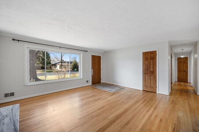 Foto del edificio - Move-in Ready 4BD, 2BA Lakewood Home with ...