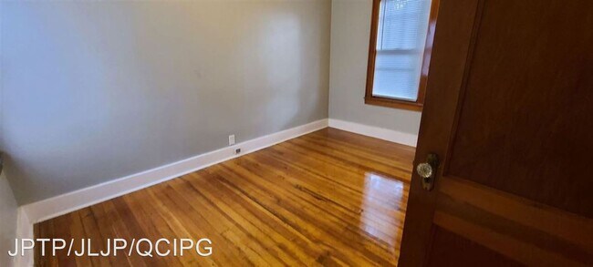 Building Photo - 2 br, 1 bath House - 550 17th Ave