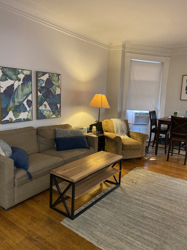 Building Photo - 220 Newbury St