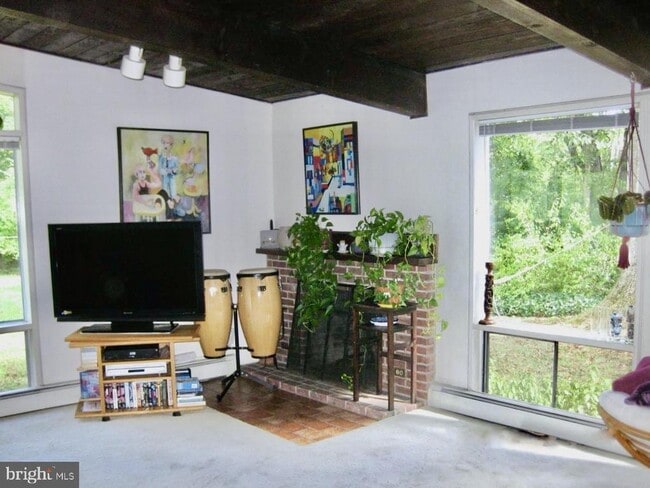 Foto del edificio - 51 Clover Ln