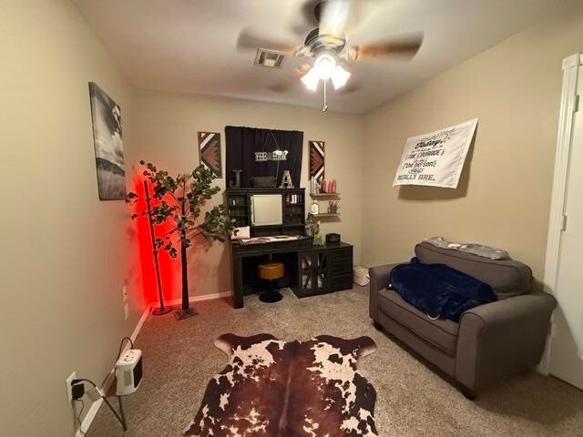Foto del edificio - 3215 Highland Dr