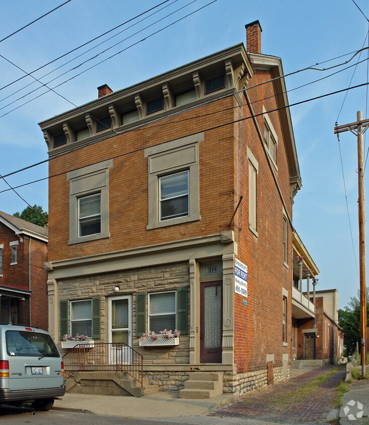 Primary Photo - 224 E 20th St