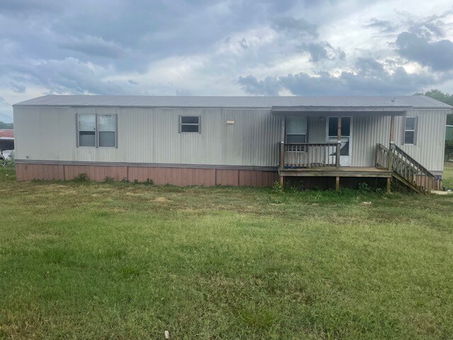 Foto principal - 811 Stewart Rd