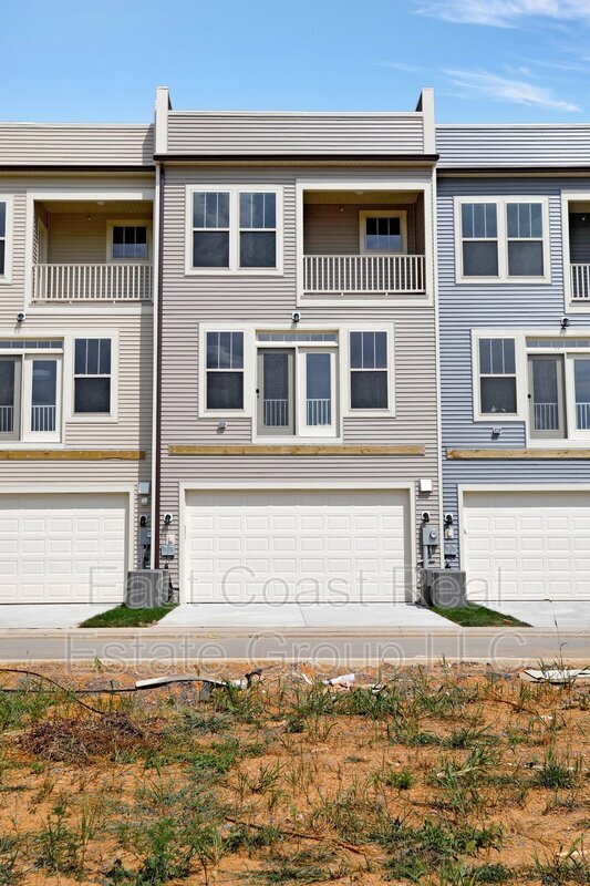 Building Photo - 8635 Shady Pines Dr