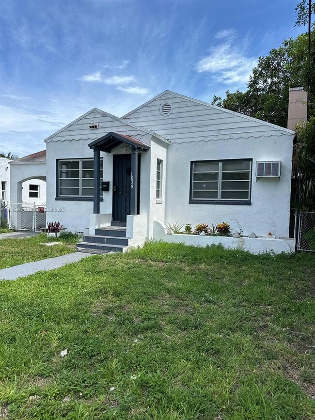 Building Photo - 1836 NW 33rd St