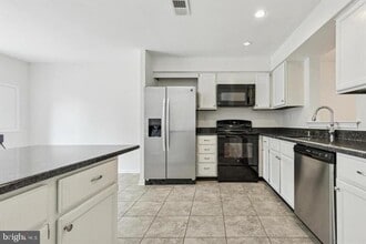 Building Photo - 138 Talgrath Ct