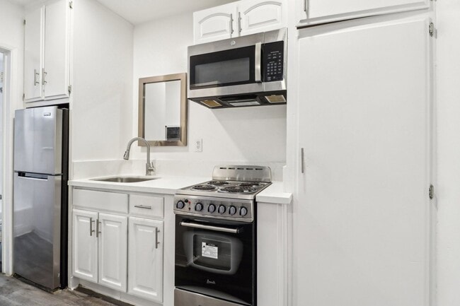 Interior Photo - 1275 Federal Ave