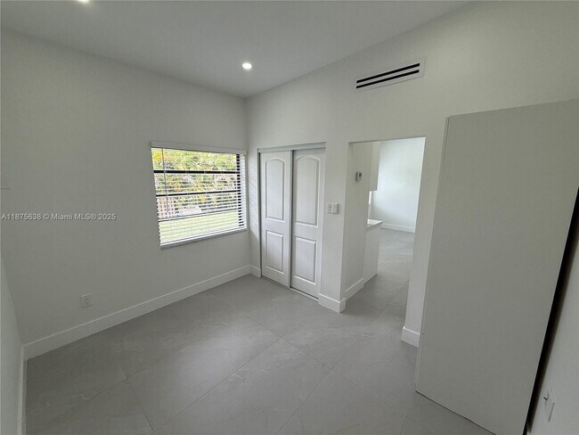 Foto del edificio - 2244 SW 82nd Pl