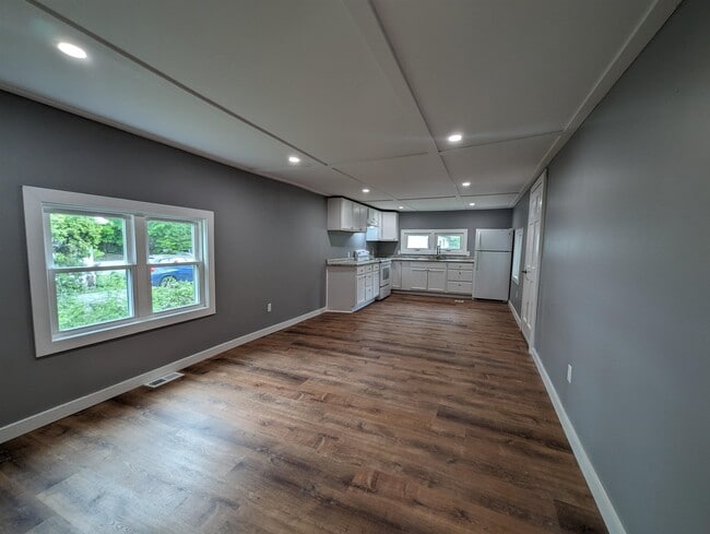 Foto del edificio - 8 Lower Landing Rd