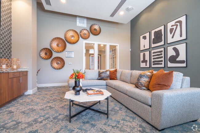Lobby - Green Oaks