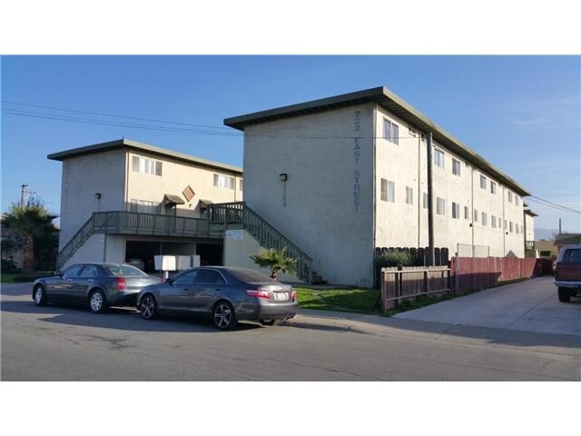 Building Photo - Vista Montanas