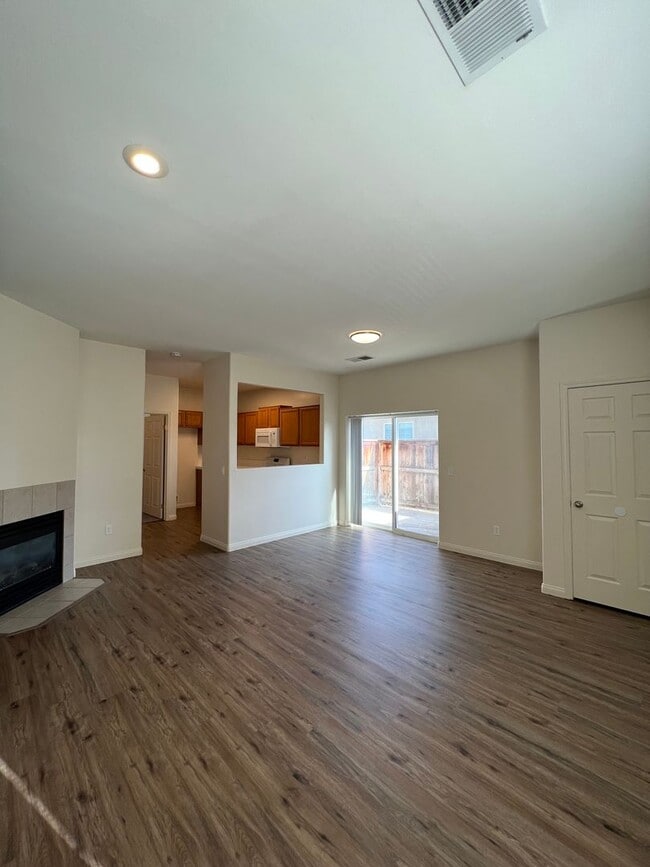 Building Photo - 717 Meadow Grove Ct