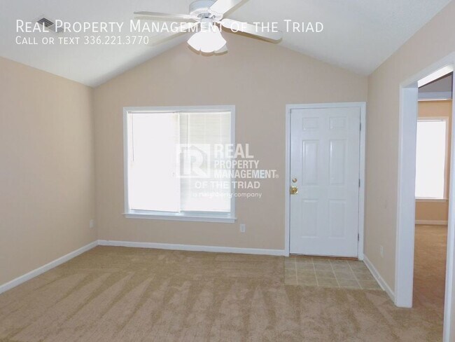 Building Photo - Charming 4 Bedroom, 2 Bath in Greensboro 2...