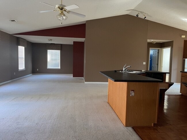 Building Photo - 112 Rivers Edge Dr