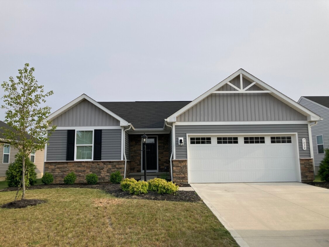 7030 Gauntlet St SW, Massillon, OH 44646 House Rental in Massillon, OH