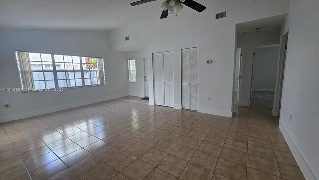 Foto del edificio - 9818 SW 146th Ct