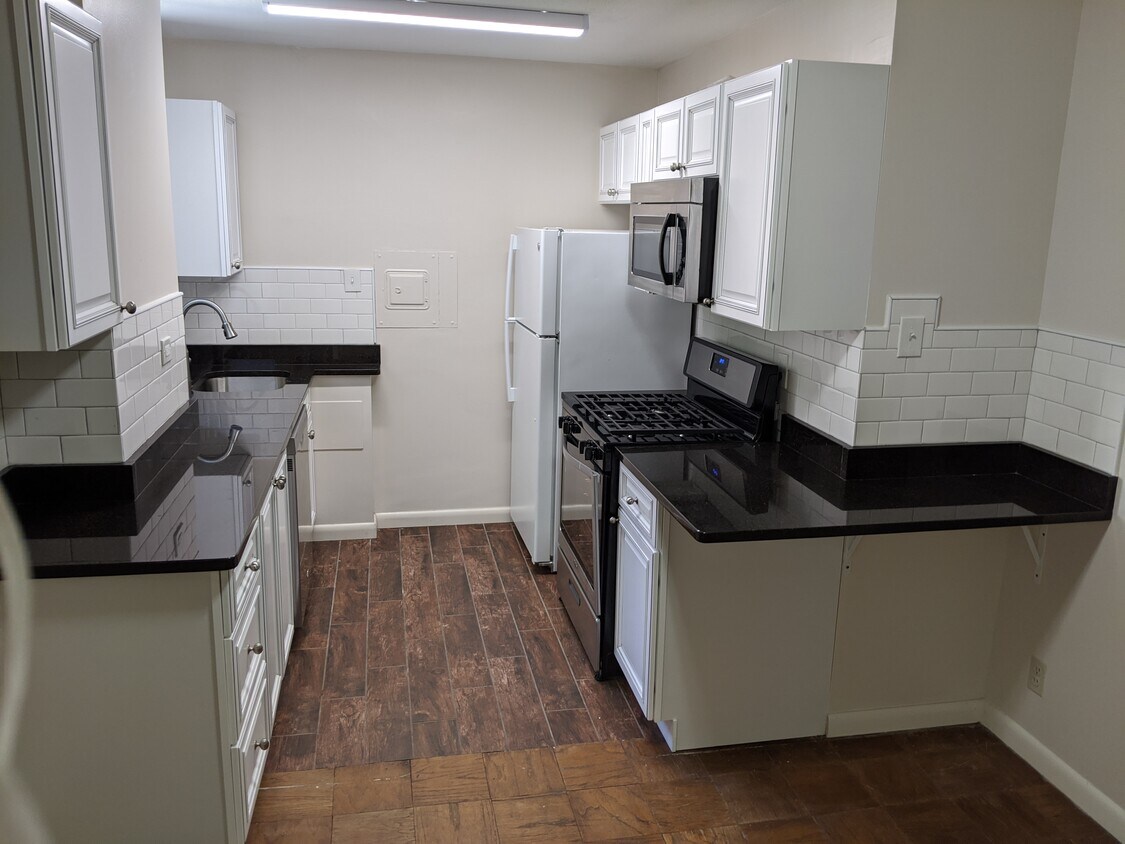 Foto principal - 2201 L St NW