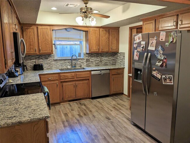 Foto del edificio - 12513 Pine Bluff Dr