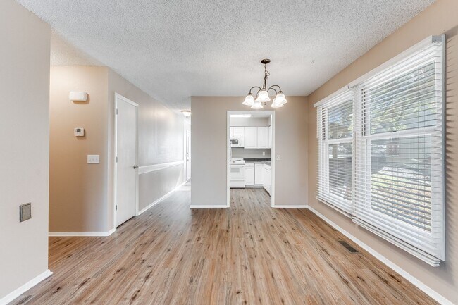 Building Photo - 3 Bed Retreat with View & Trails at Your Doorstep