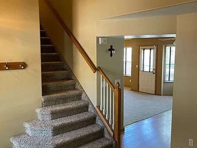Building Photo - 6055 Whetstone Dr