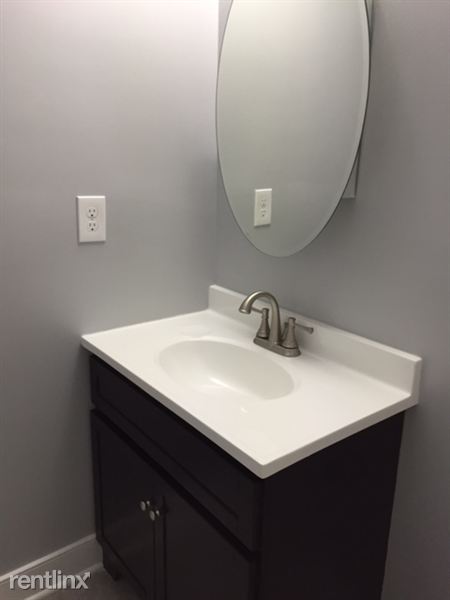 Building Photo - 1752 E Preston St