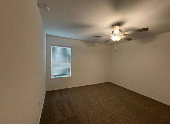 Foto del edificio - 1339 Mosely Cir