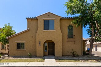 Building Photo - 8419 W Vernon Ave