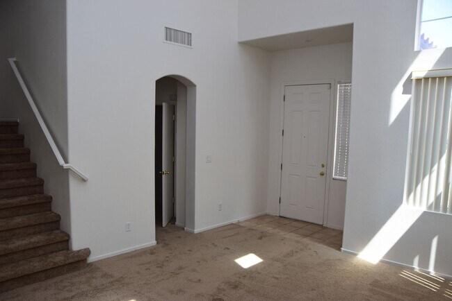 Building Photo - SOUTHWEST - SOUTHERN TERRACE 4 BEDROOM HOME