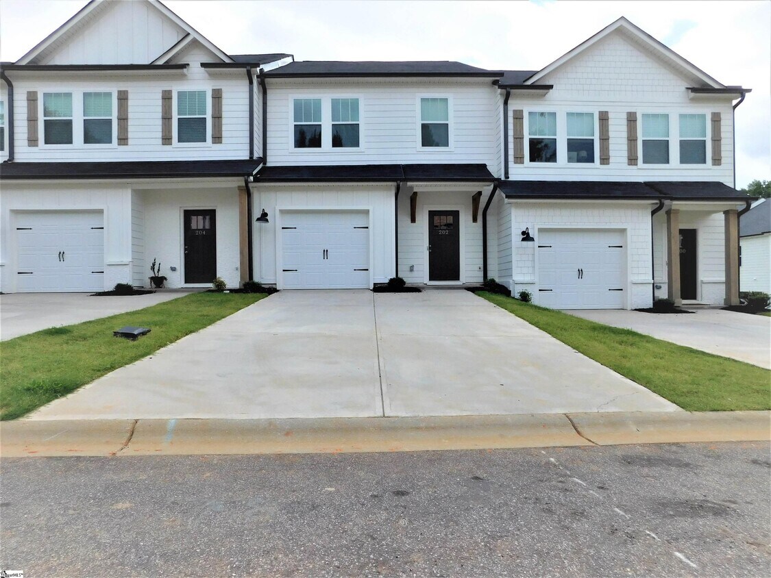 202 Broad Banyan Ct, Greer, SC 29650 Condo for Rent in Greer, SC