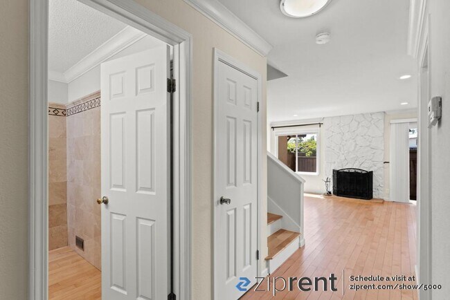 Building Photo - 554 Manet Terrace