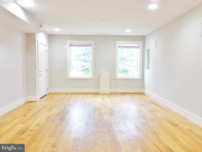 Building Photo - 1159 Oates St NE