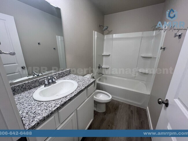 Foto del edificio - 2023 Kenwood Ave