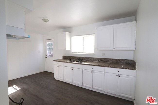 Building Photo - 8150 Sepulveda Pl