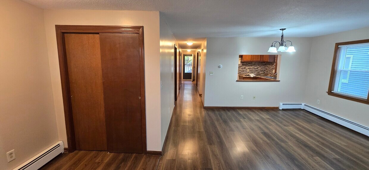 Foto principal - 2319 Main St