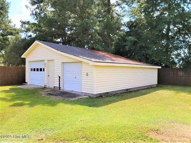 Foto del edificio - 304 Beech Ln