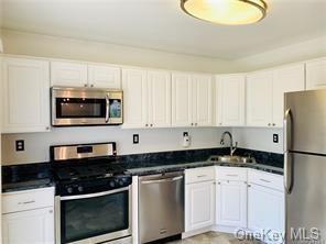 Foto del edificio - 3621 Whispering Hills Dr
