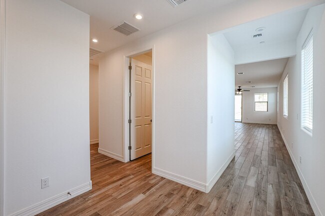 Foto del edificio - 31769 N 130th Ave