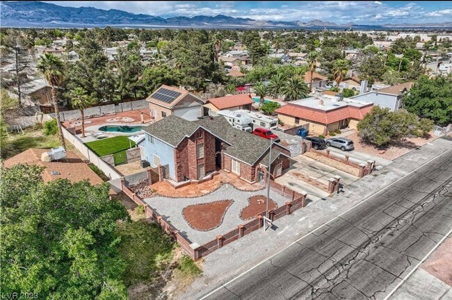 Building Photo - 5704 Avenida Tampico