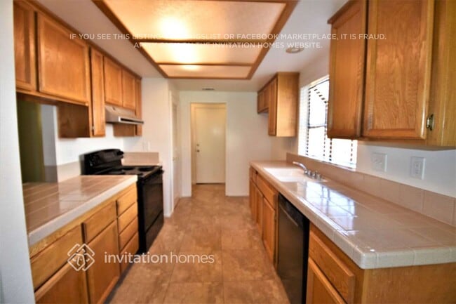 Foto del edificio - 5032 Laguna Park Dr