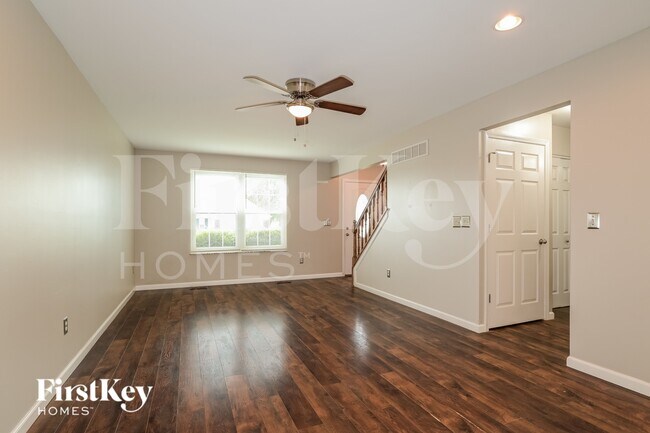 Foto del edificio - 256 Cherrywood Parc Dr