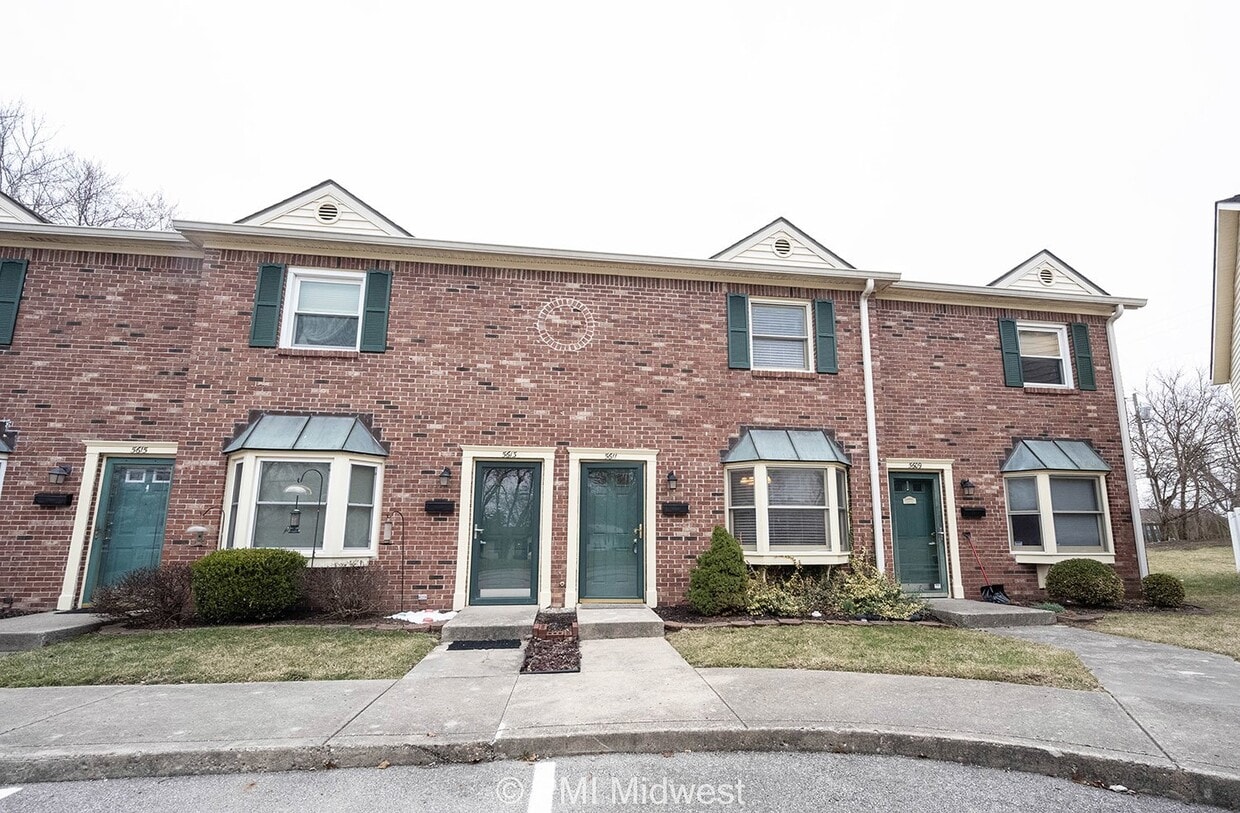 "Charming 2-Bed Haven with 1.5 Baths in Indianapolis – Cozy Living Awaits!" - "Charming 2-Bed Haven with 1.5 Baths in Indianapolis – Cozy Living Awaits!"