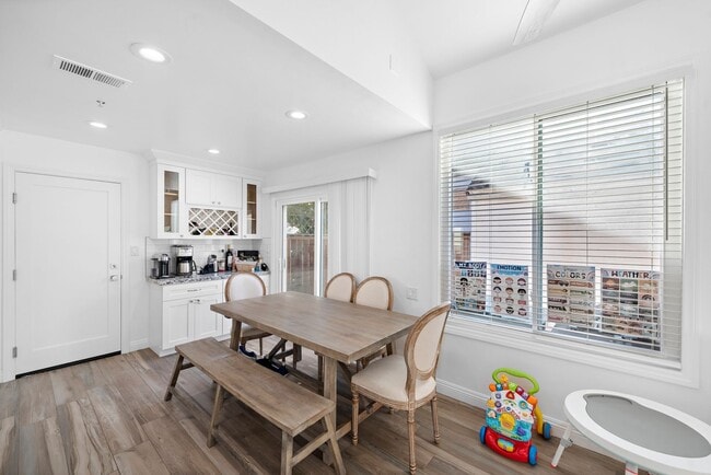 Building Photo - 747 Via Otono