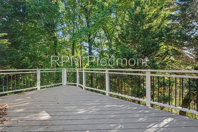 Foto del edificio - 550 Claudel Ct SW