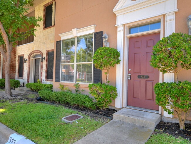 Building Photo - "Spacious 4-Bed, 4-Bath Townhouse Gem in College Station – Perfect for Comfortable Living!"