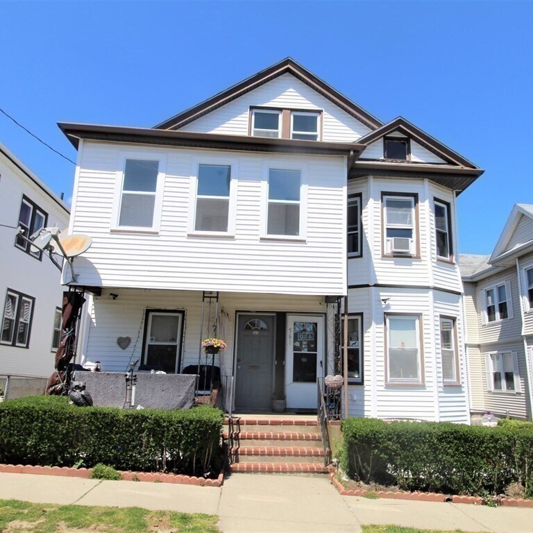 561 Coggeshall St Unit 1, New Bedford, MA 02746 Room for Rent in New