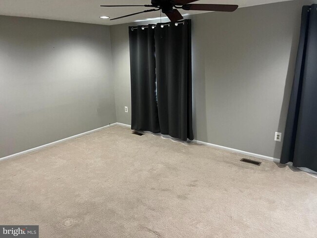 Building Photo - 8010 Watermill Ct