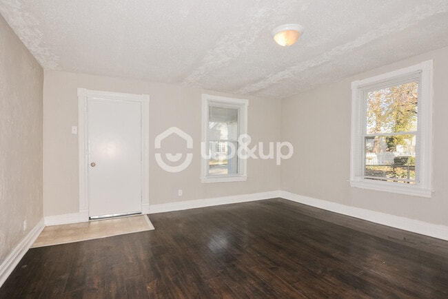 Building Photo - Fantastic 3bd/1ba home! Let yourself in!