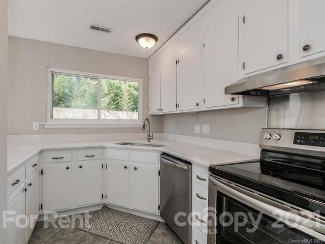 Building Photo - 6500 Touchwood Dr